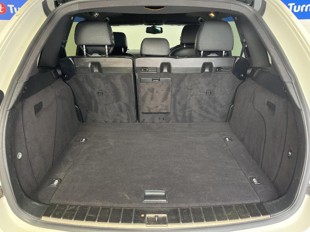 Photo '14' of Porsche Cayenne Photo '14' of Porsche Cayenne