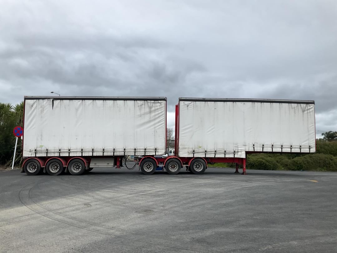 Photo '6' of ROADMASTER SG -3A- Curtainsider B-Train