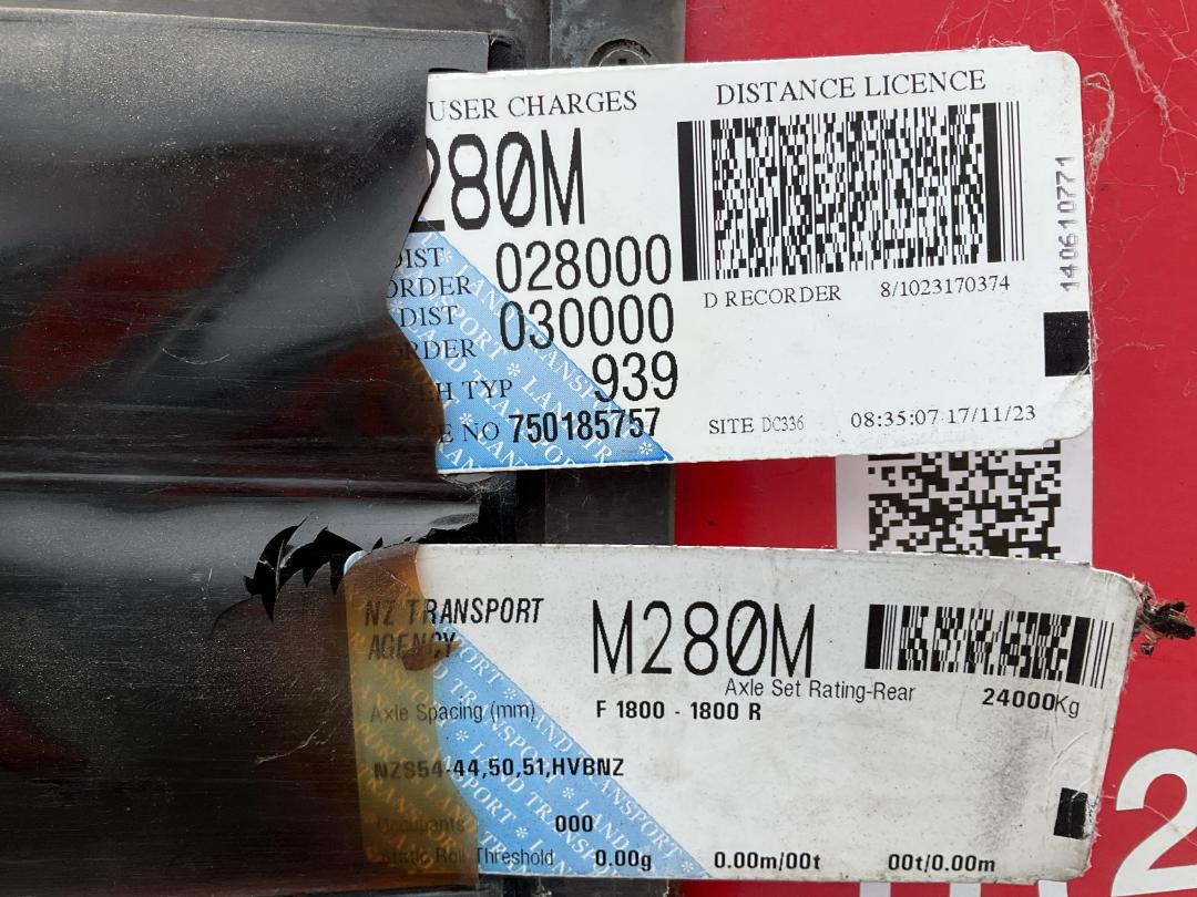 Photo '13' of ROADMASTER SG -3A- Curtainsider B-Train