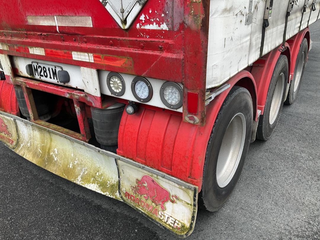 Photo '29' of ROADMASTER SG -3A- Curtainsider B-Train