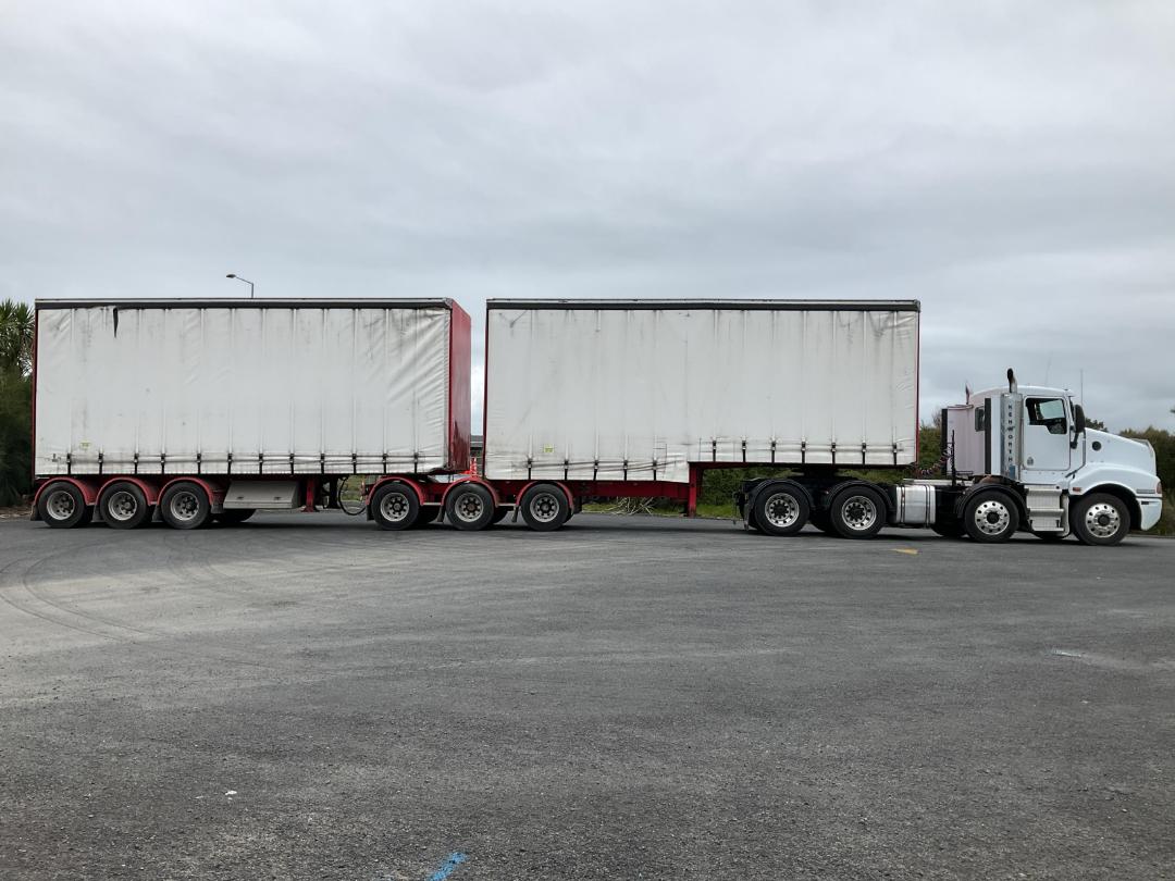 Photo '4' of ROADMASTER SG -3A- Curtainsider B-Train