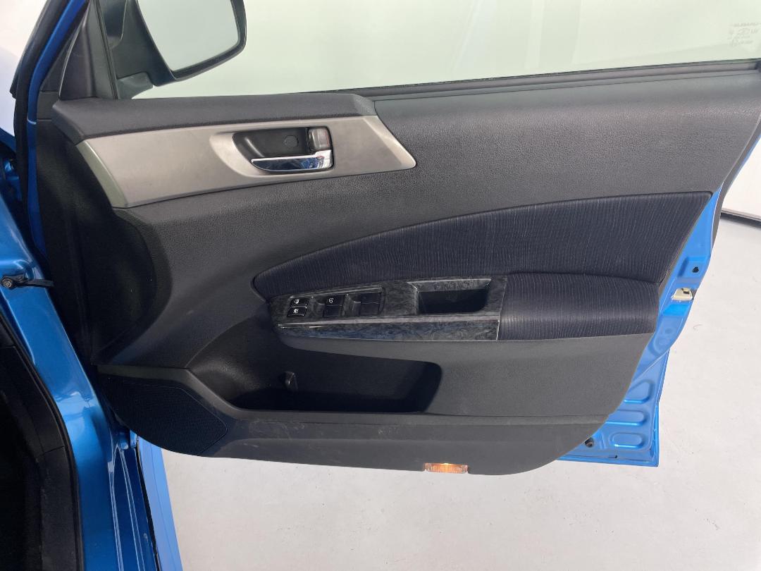 Photo '13' of Subaru Exiga Photo '13' of Subaru Exiga