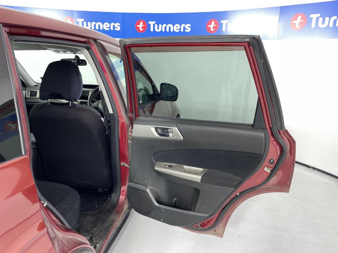 Photo '17' of Subaru Forester Photo '17' of Subaru Forester