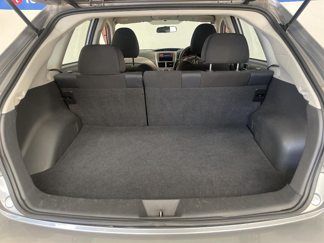 Photo '14' of Subaru Impreza Photo '14' of Subaru Impreza