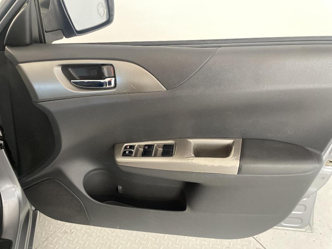 Photo '15' of Subaru Impreza Photo '15' of Subaru Impreza