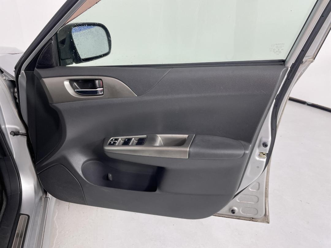 Photo '15' of Subaru Impreza Photo '15' of Subaru Impreza