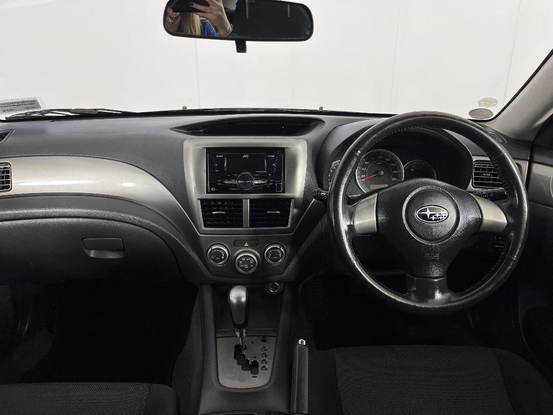 Photo '17' of Subaru Impreza Photo '17' of Subaru Impreza