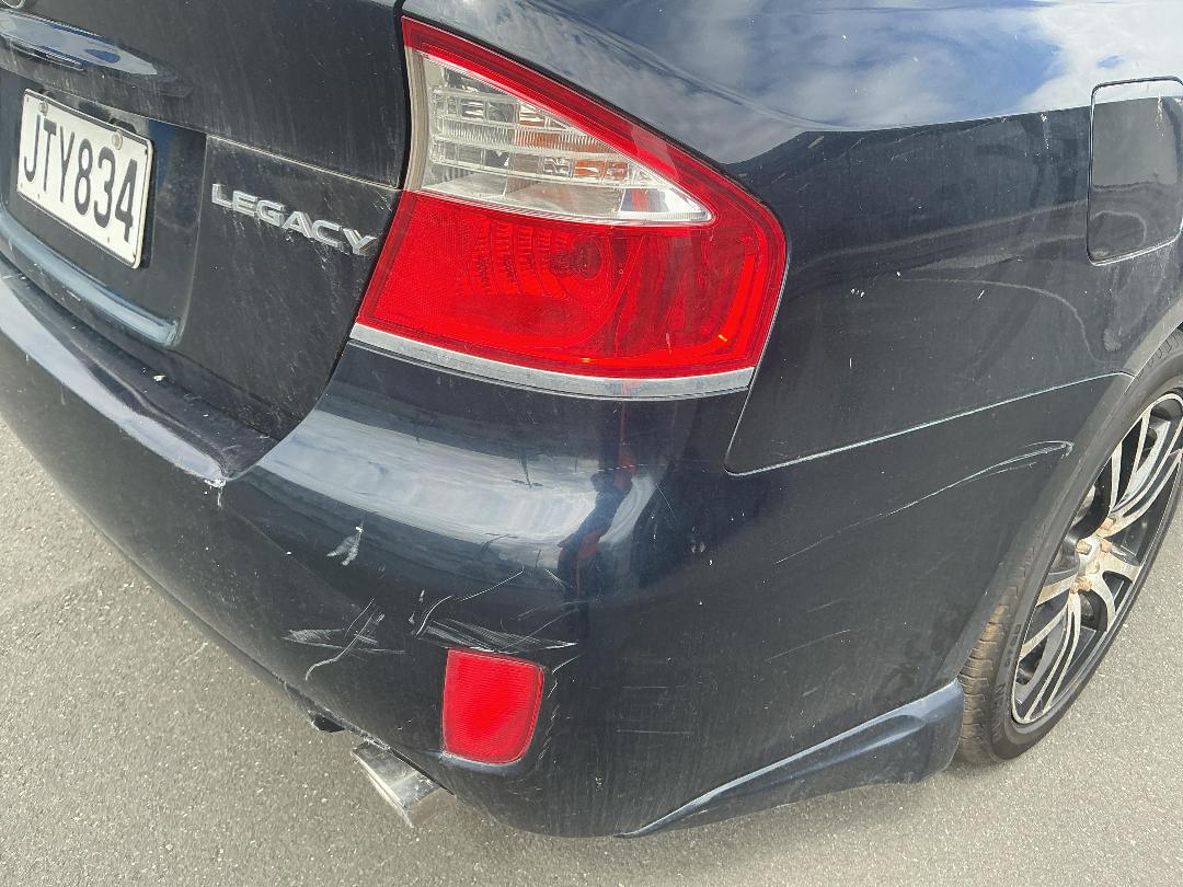 Photo '11' of Subaru Legacy