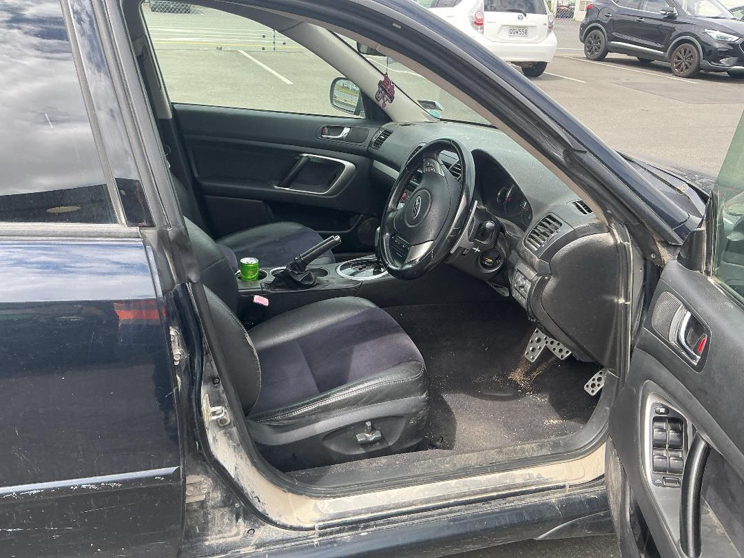 Photo '15' of Subaru Legacy