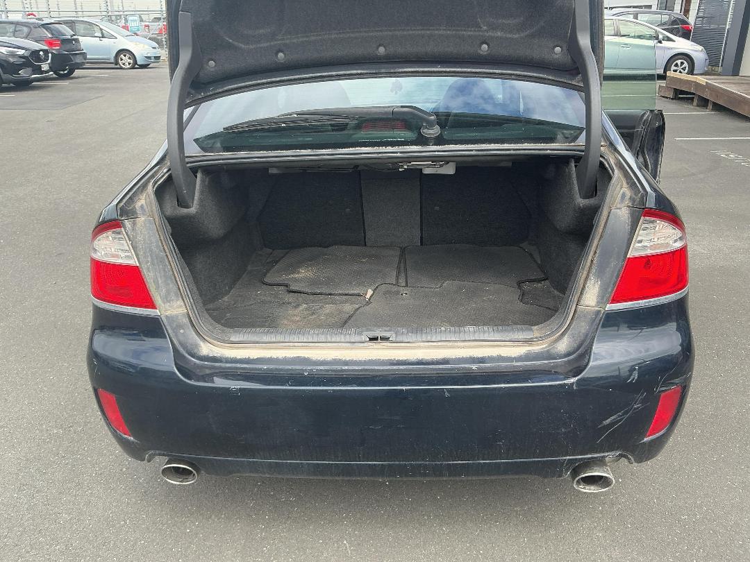 Photo '12' of Subaru Legacy