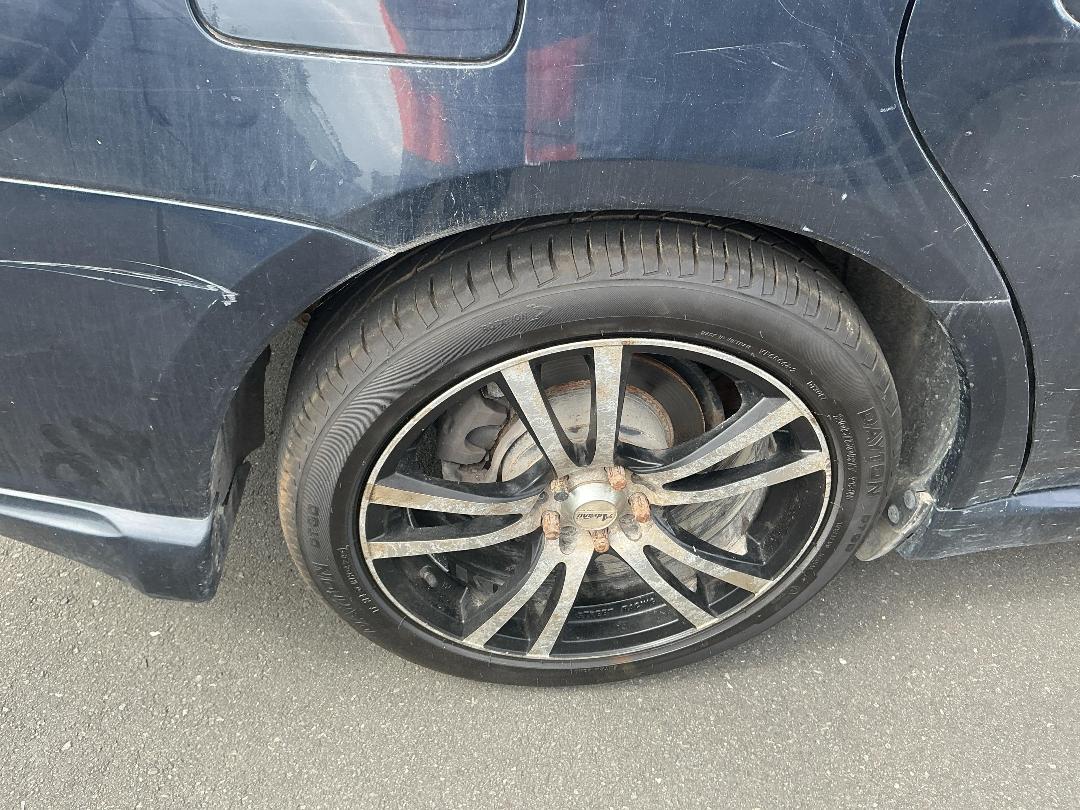 Photo '27' of Subaru Legacy