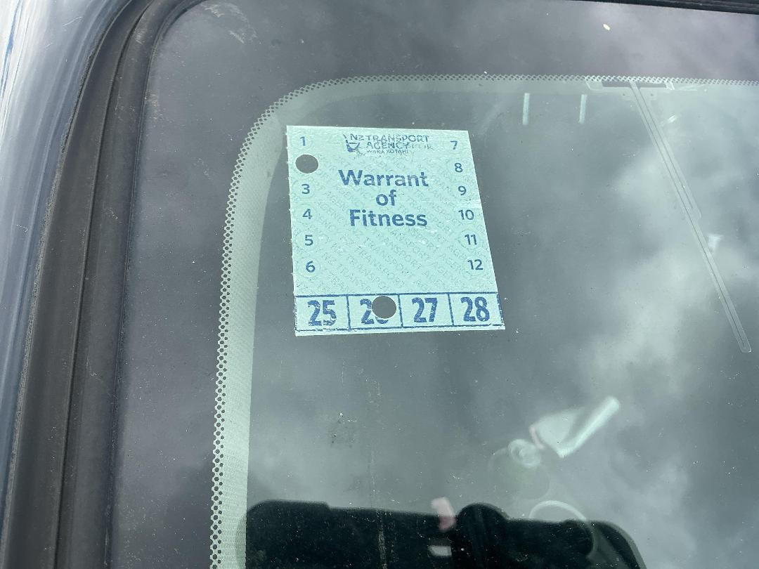 Photo '30' of Subaru Legacy