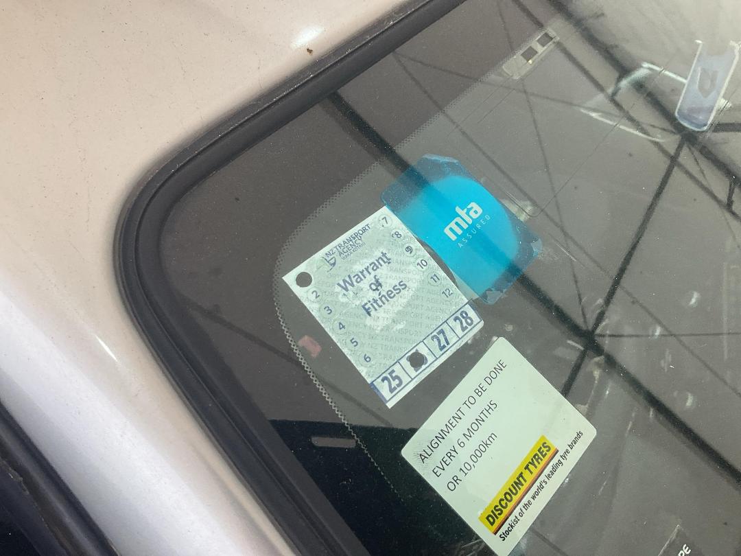 Photo '24' of Subaru Legacy Photo '24' of Subaru Legacy