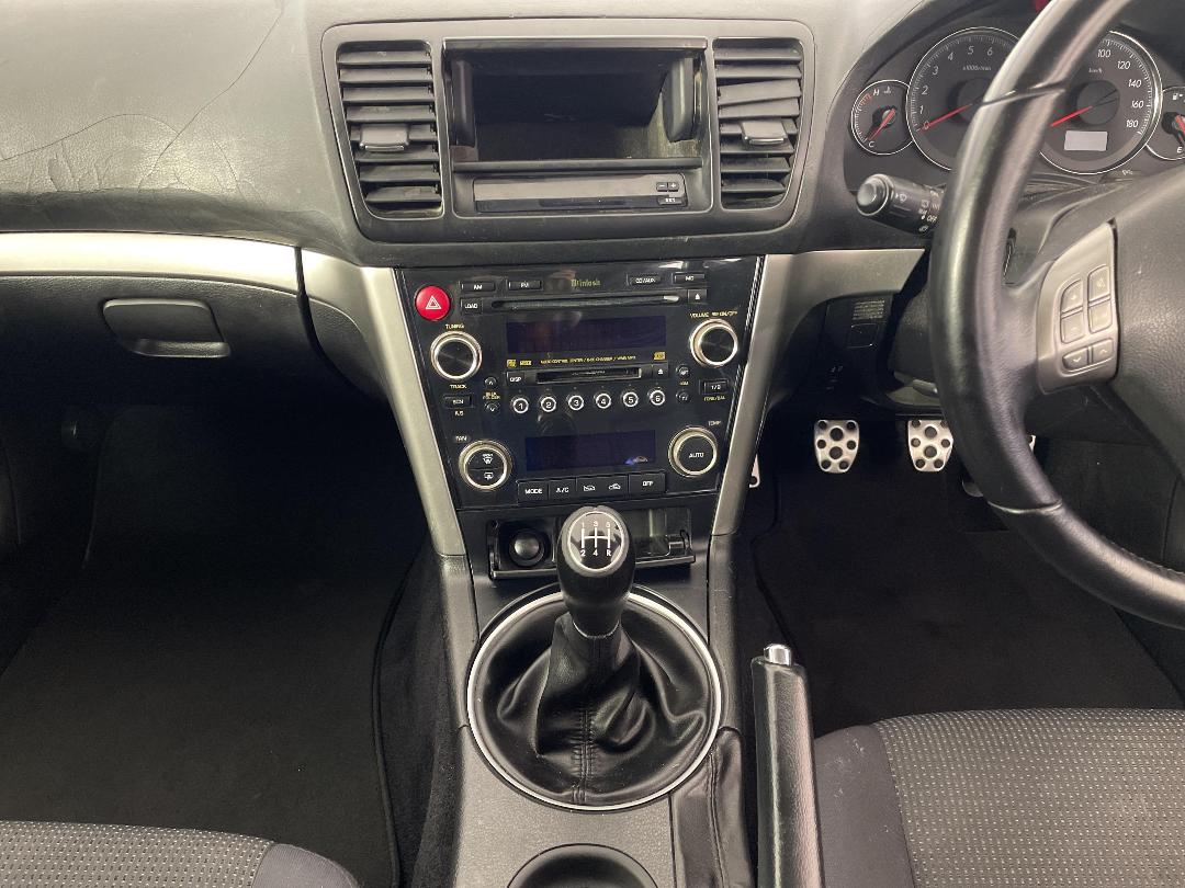 Photo '18' of Subaru Legacy Photo '18' of Subaru Legacy