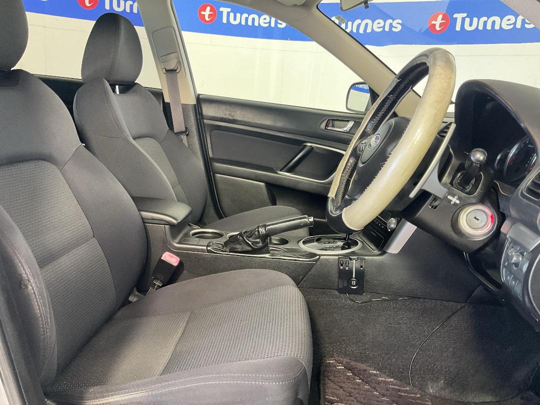 Photo '16' of Subaru Legacy