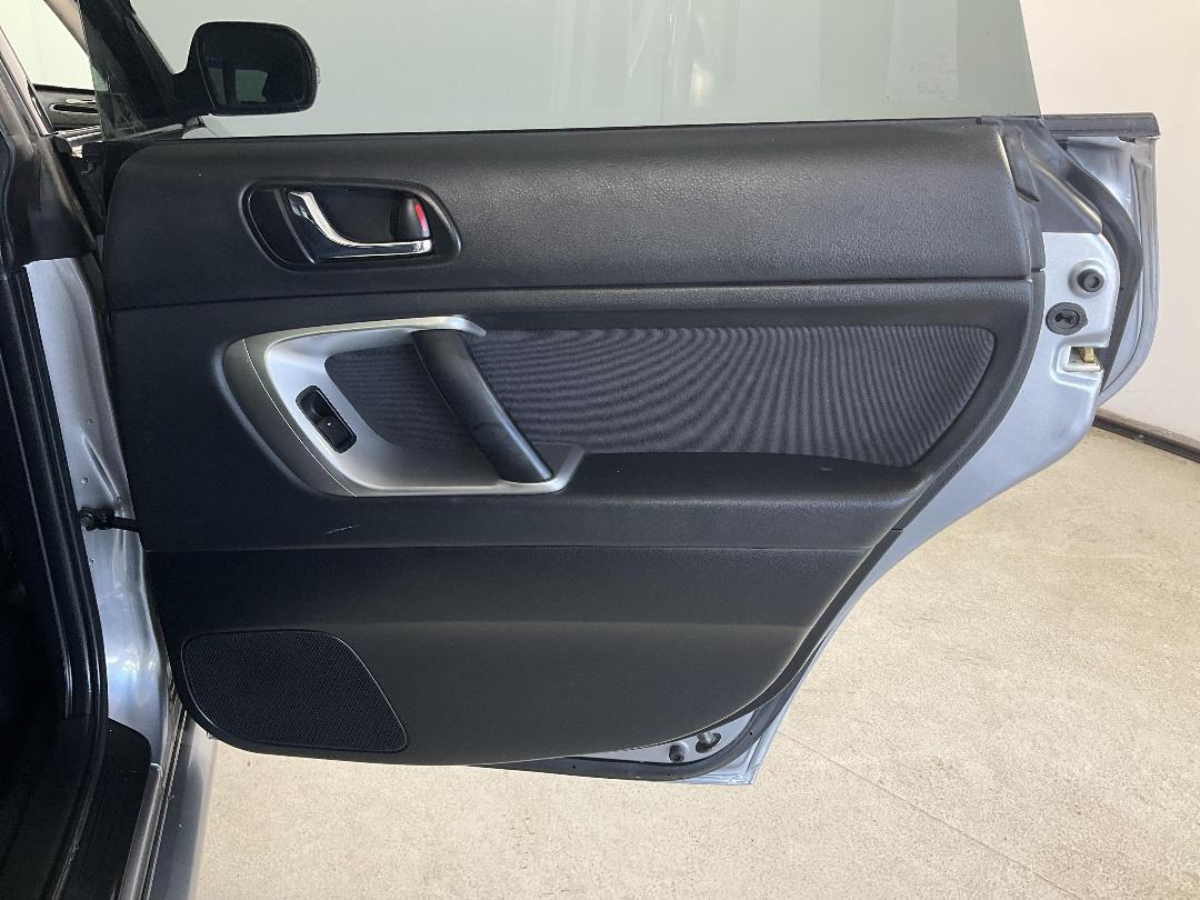 Photo '19' of Subaru Legacy