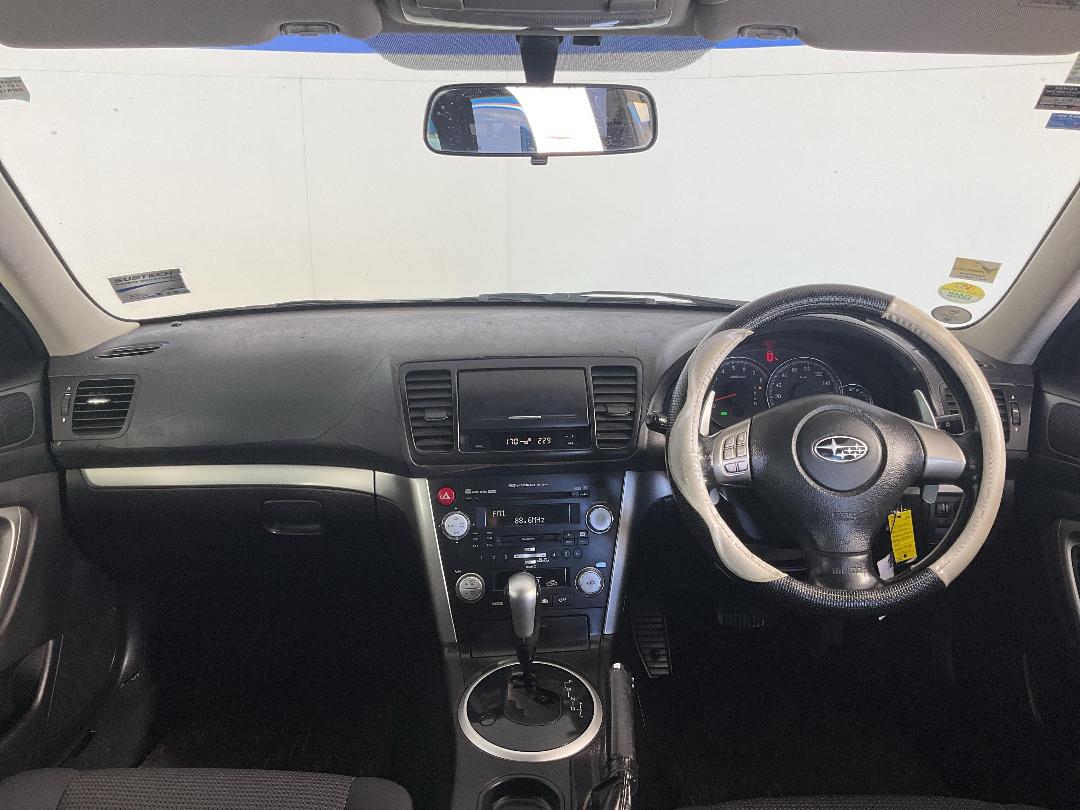 Photo '17' of Subaru Legacy