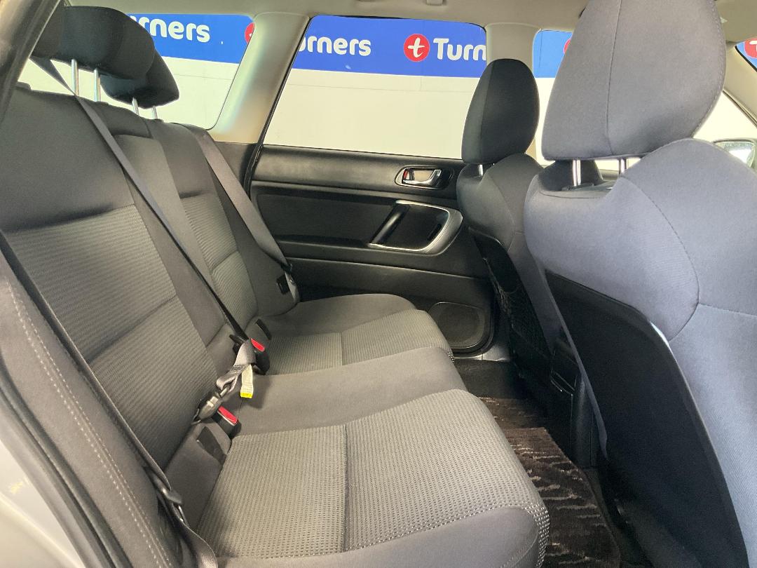 Photo '20' of Subaru Legacy