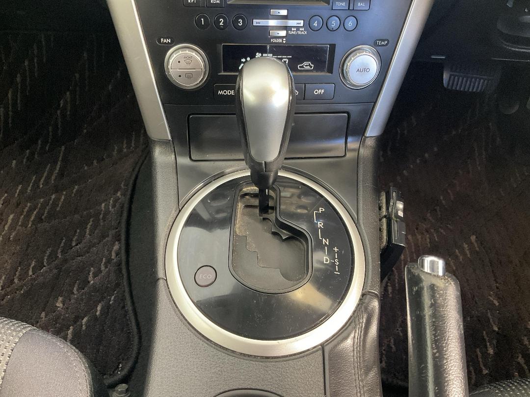 Photo '18' of Subaru Legacy