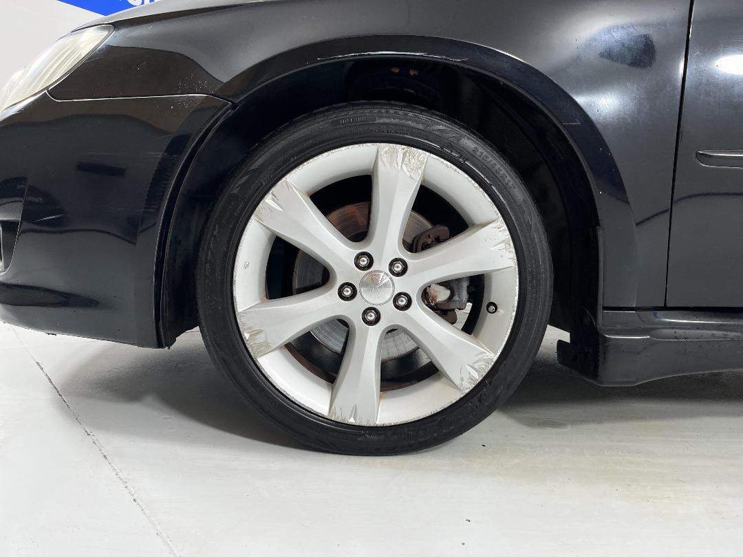 Photo '10' of Subaru Legacy