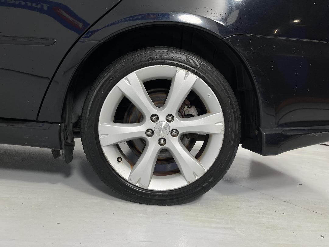 Photo '11' of Subaru Legacy