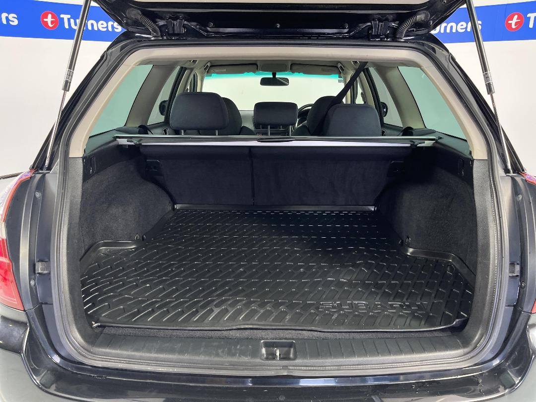 Photo '14' of Subaru Legacy