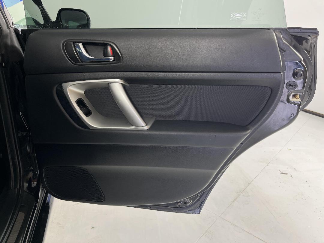 Photo '19' of Subaru Legacy