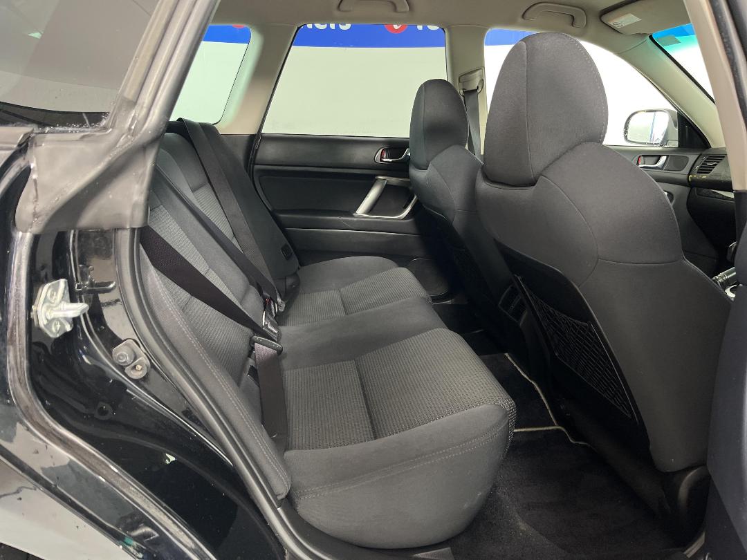 Photo '20' of Subaru Legacy