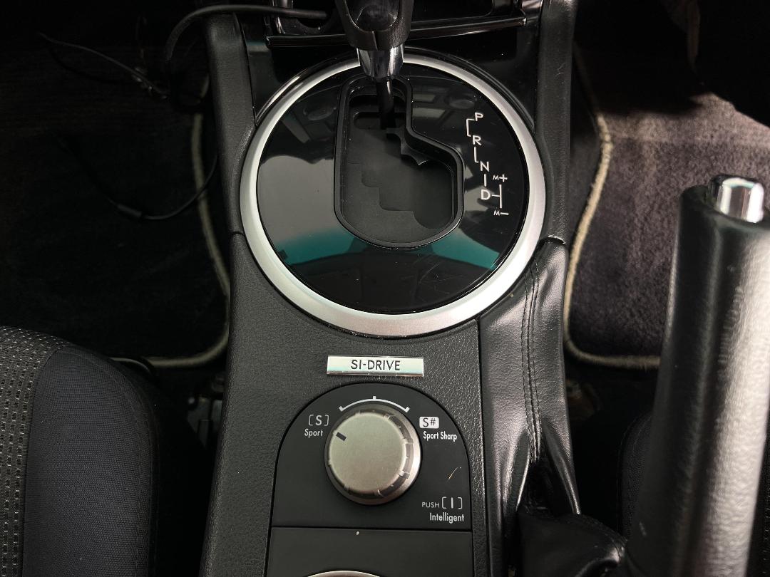 Photo '28' of Subaru Legacy