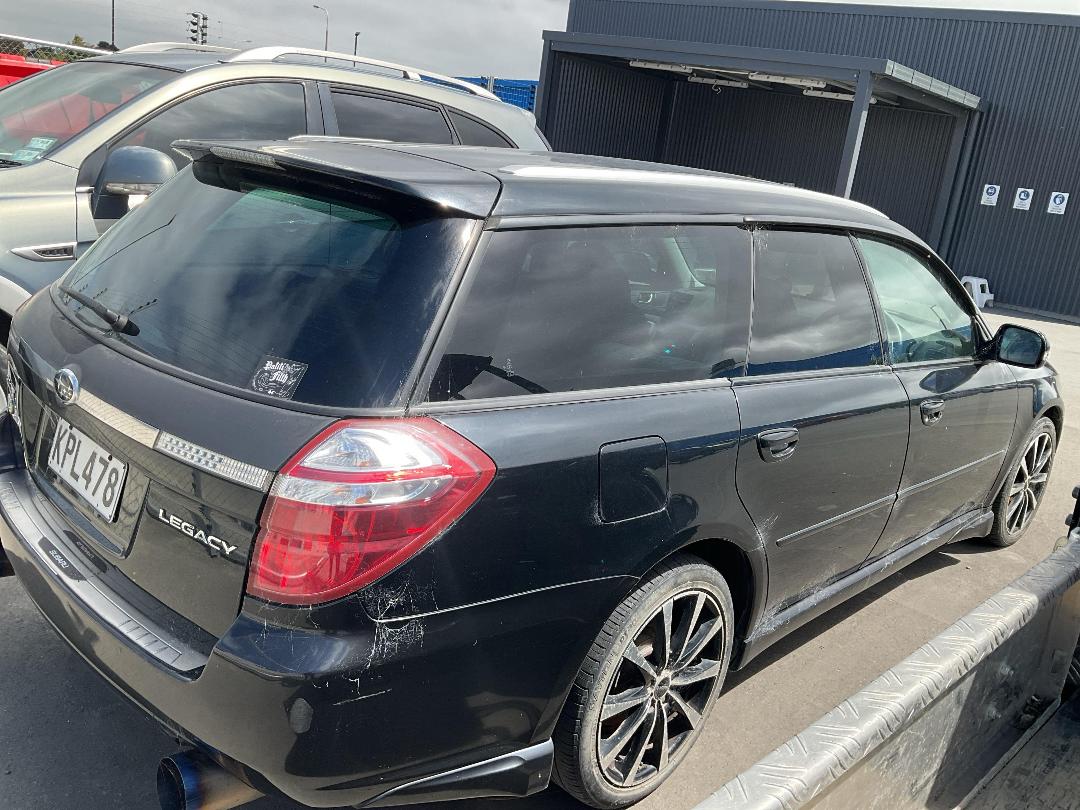 Photo '8' of Subaru Legacy