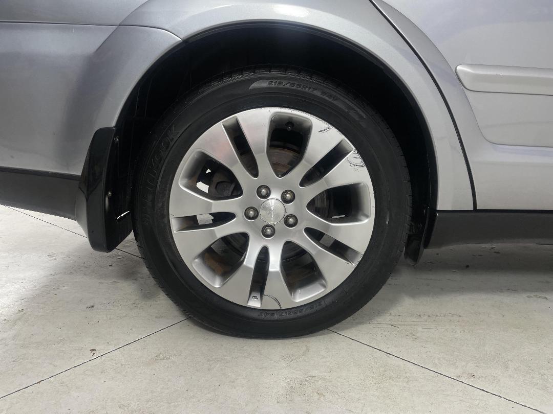 Photo '12' of Subaru Legacy