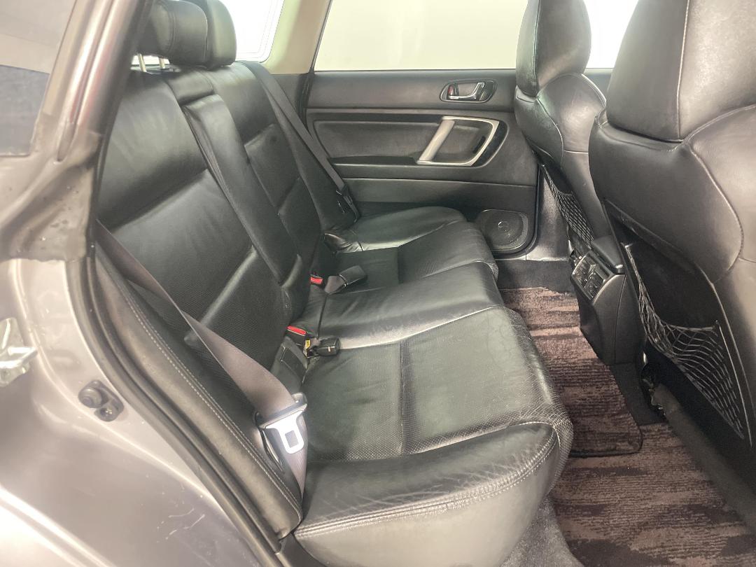 Photo '20' of Subaru Legacy