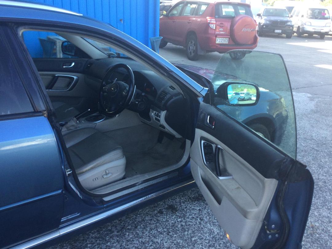 Photo '10' of Subaru Legacy