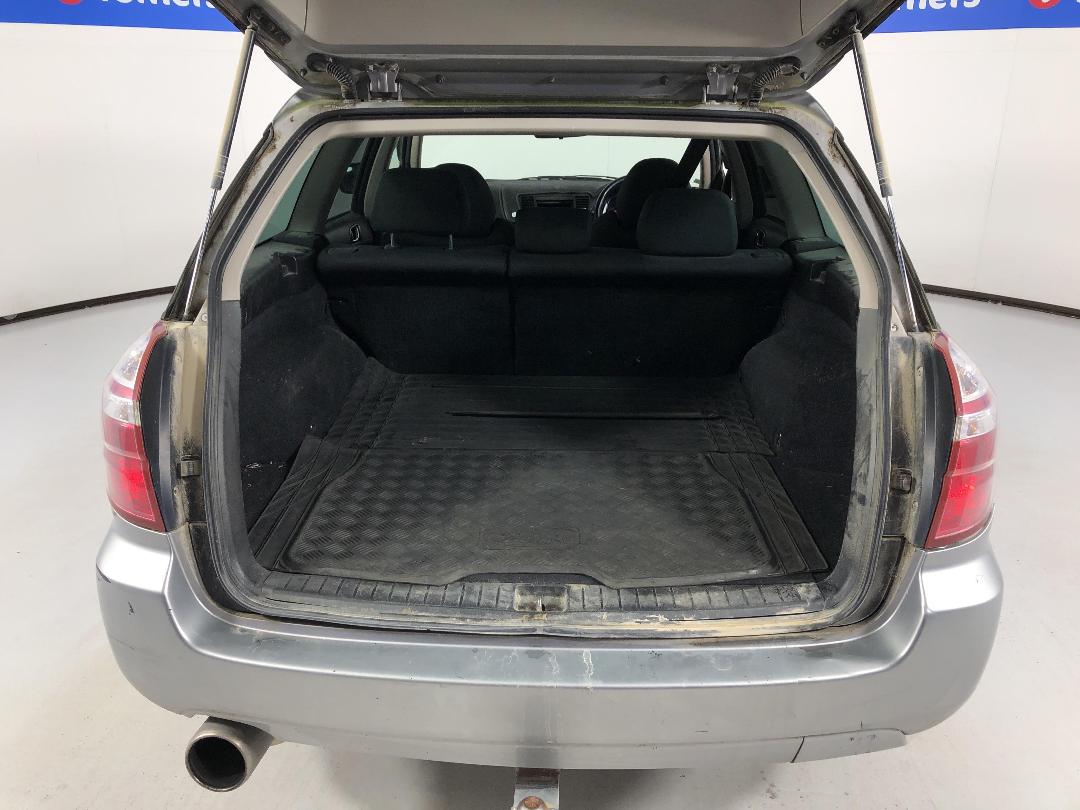 Photo '14' of Subaru Legacy