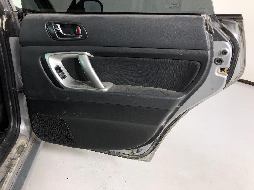 Photo '19' of Subaru Legacy