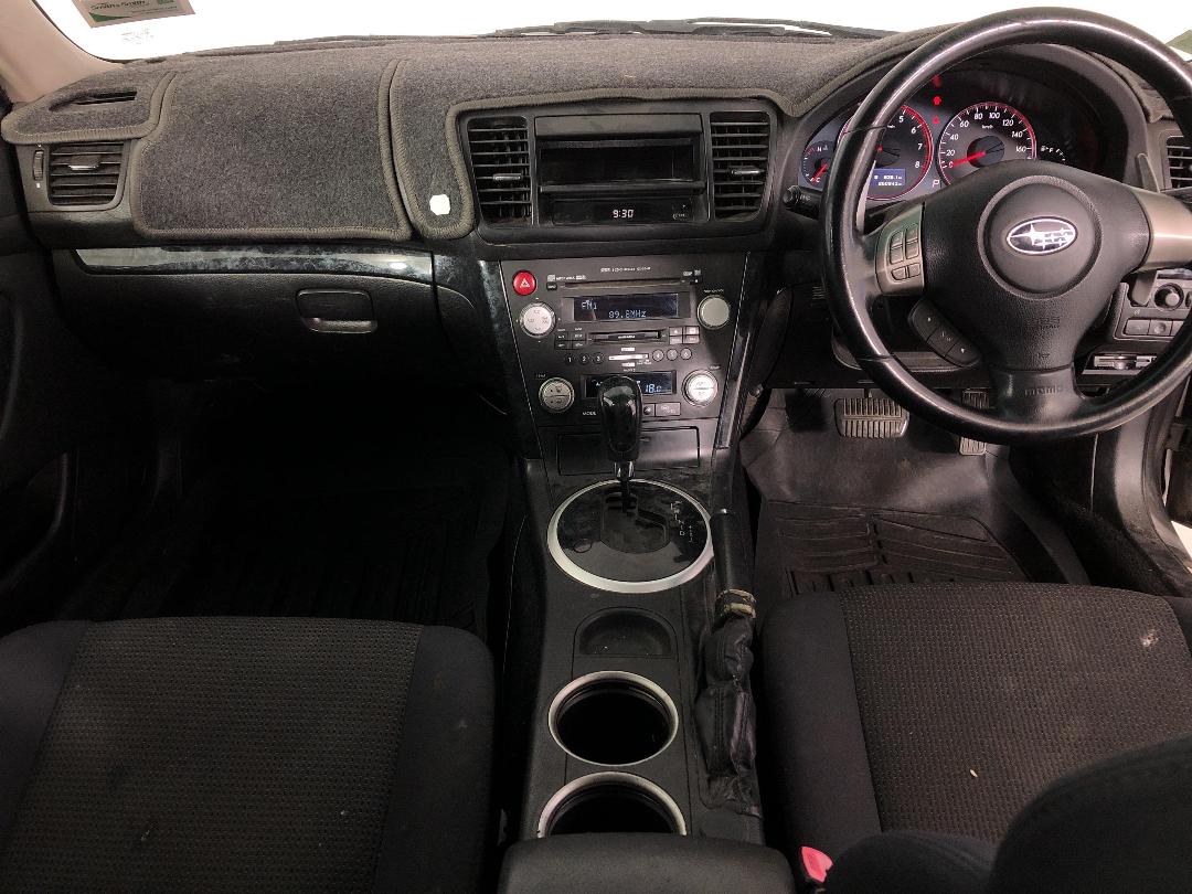 Photo '17' of Subaru Legacy