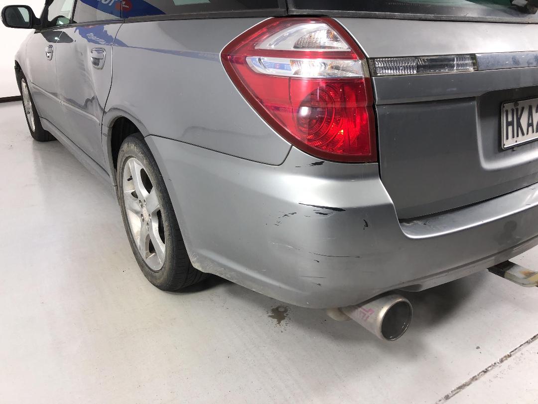 Photo '27' of Subaru Legacy