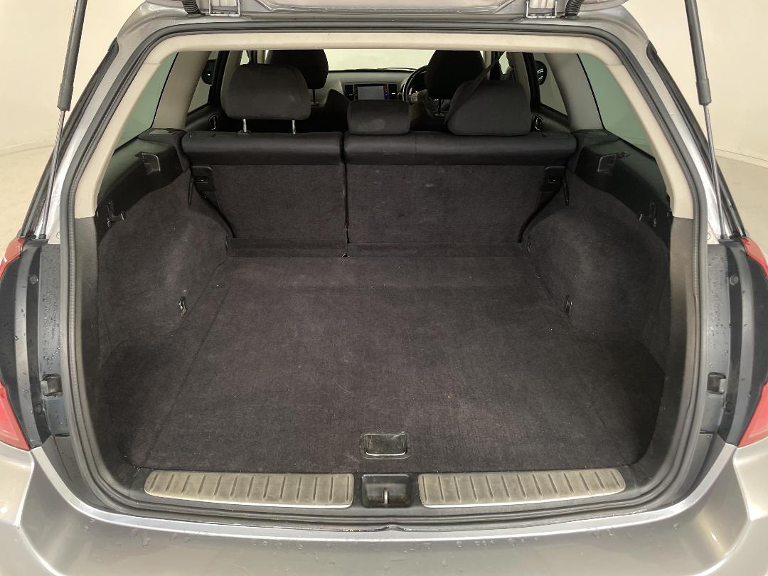 Photo '14' of Subaru Legacy