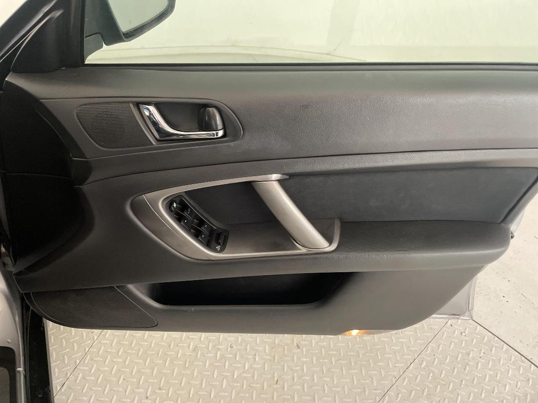 Photo '15' of Subaru Legacy