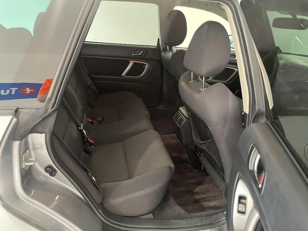 Photo '20' of Subaru Legacy