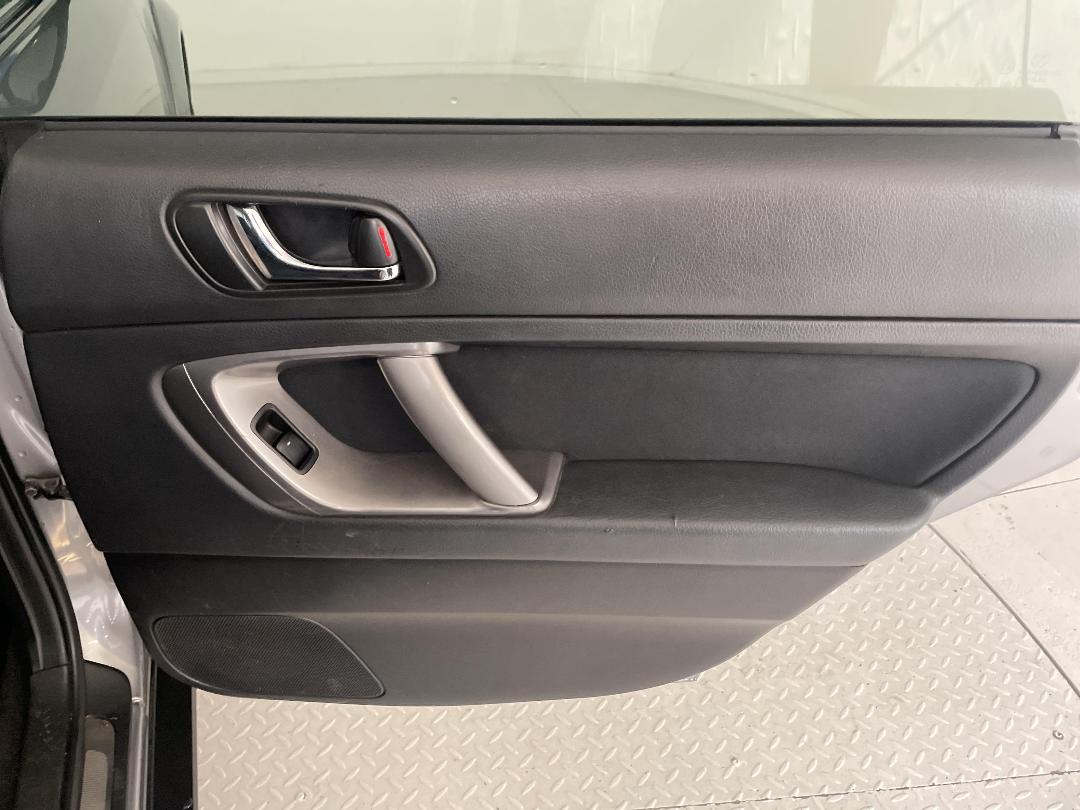 Photo '19' of Subaru Legacy