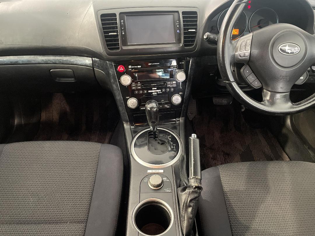 Photo '18' of Subaru Legacy