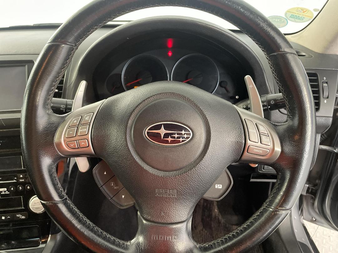 Photo '28' of Subaru Legacy