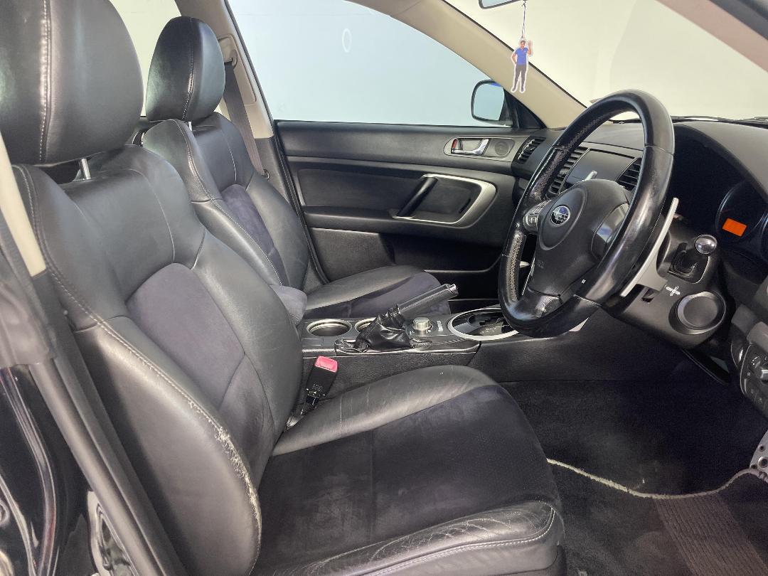 Photo '16' of Subaru Legacy Photo '16' of Subaru Legacy