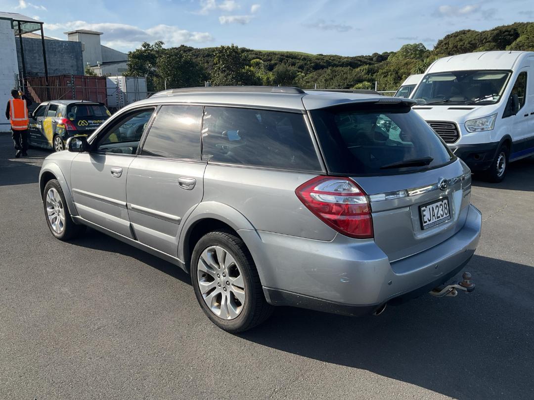 Photo '5' of Subaru Outback LTD R Photo '5' of Subaru Outback LTD R