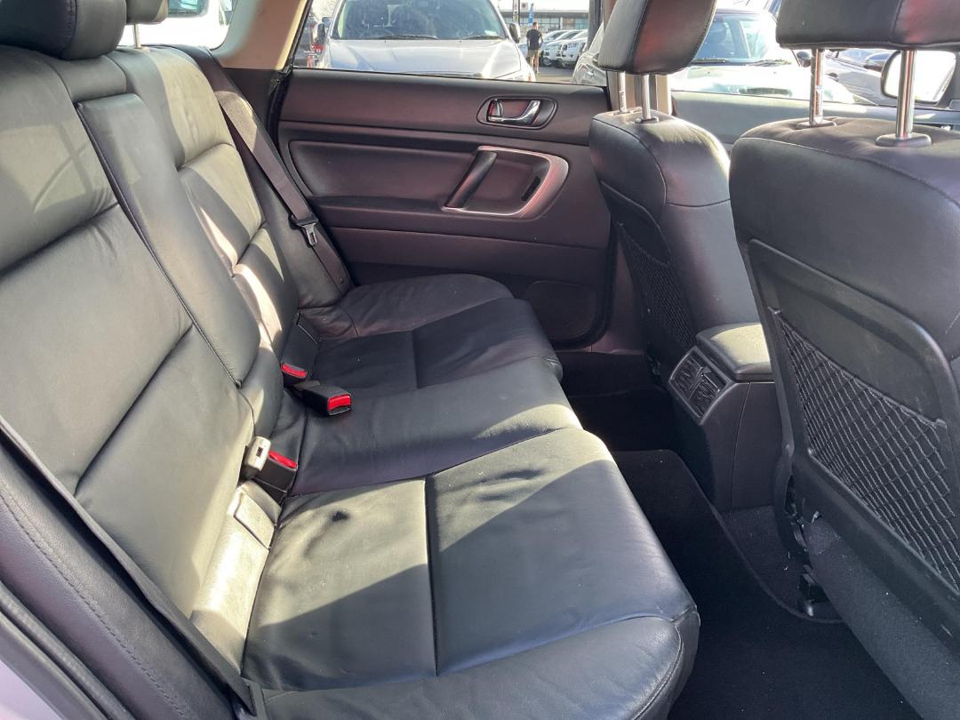 Photo '9' of Subaru Outback LTD R Photo '9' of Subaru Outback LTD R