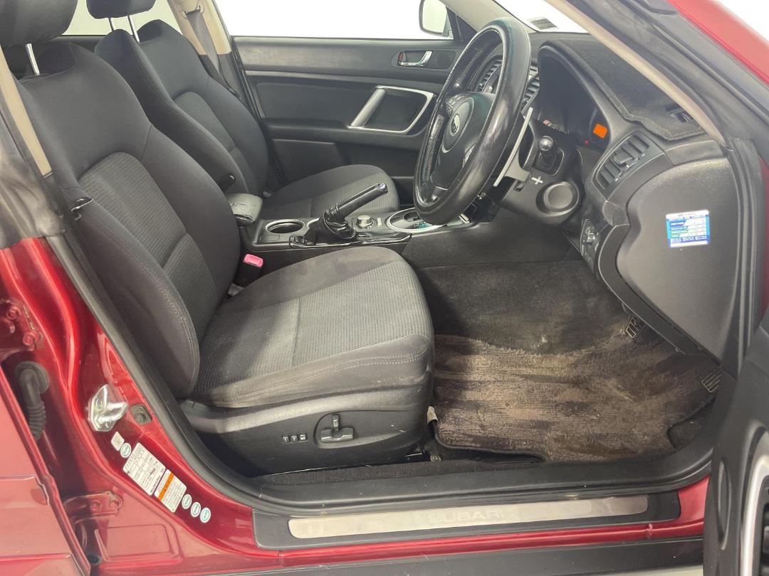 Photo '16' of Subaru Outback