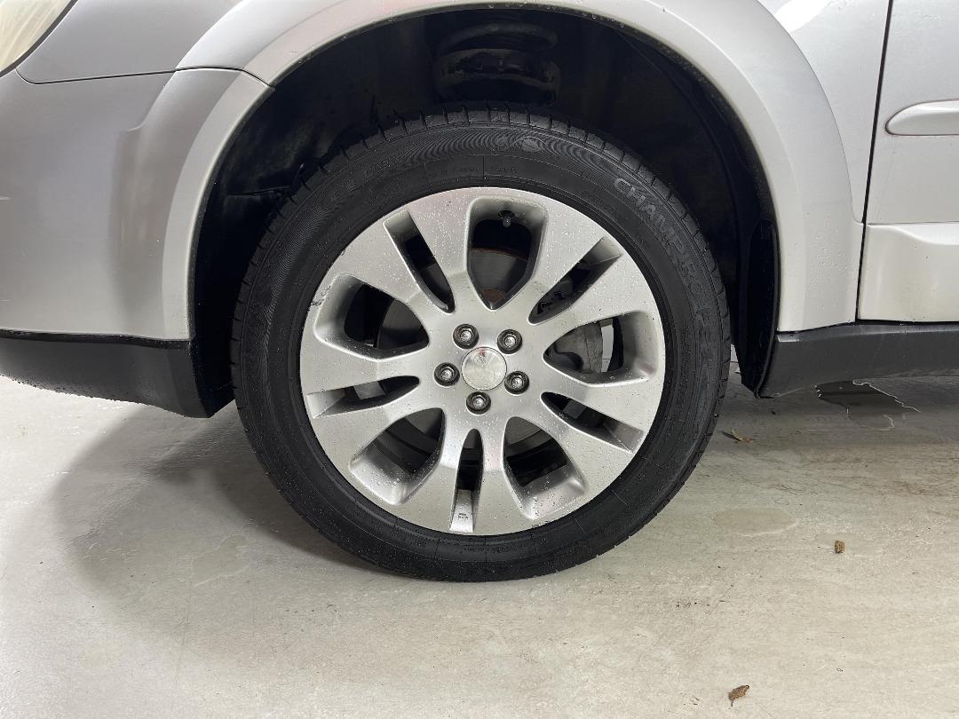 Photo '8' of Subaru Outback LTD R