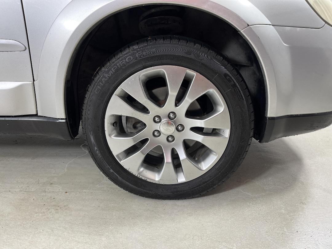 Photo '7' of Subaru Outback LTD R