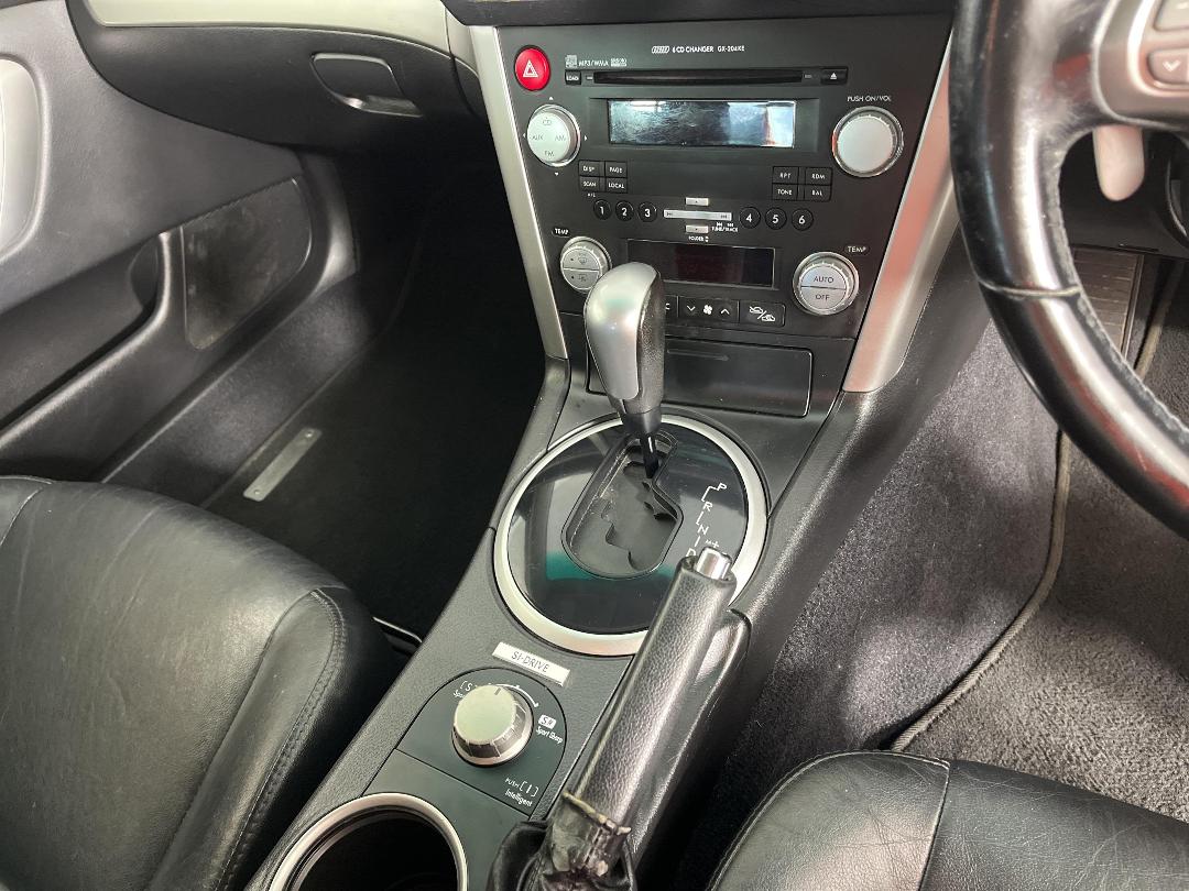 Photo '16' of Subaru Outback LTD R